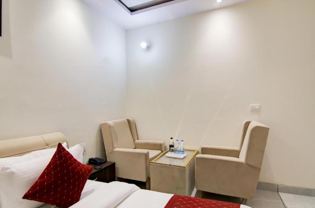 Hotel De Hocks Deluxe - New Delhi Railway Station Dış mekan fotoğraf