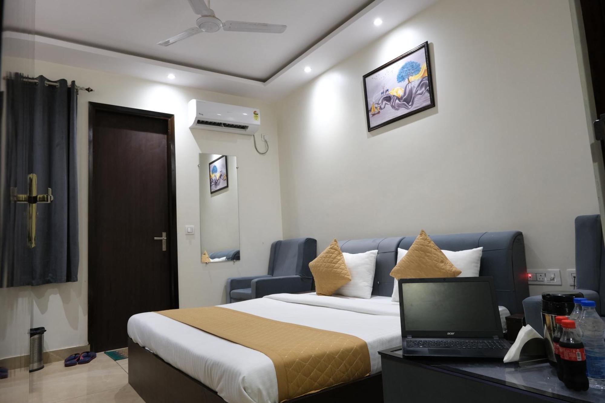 Hotel De Hocks Deluxe - New Delhi Railway Station Dış mekan fotoğraf