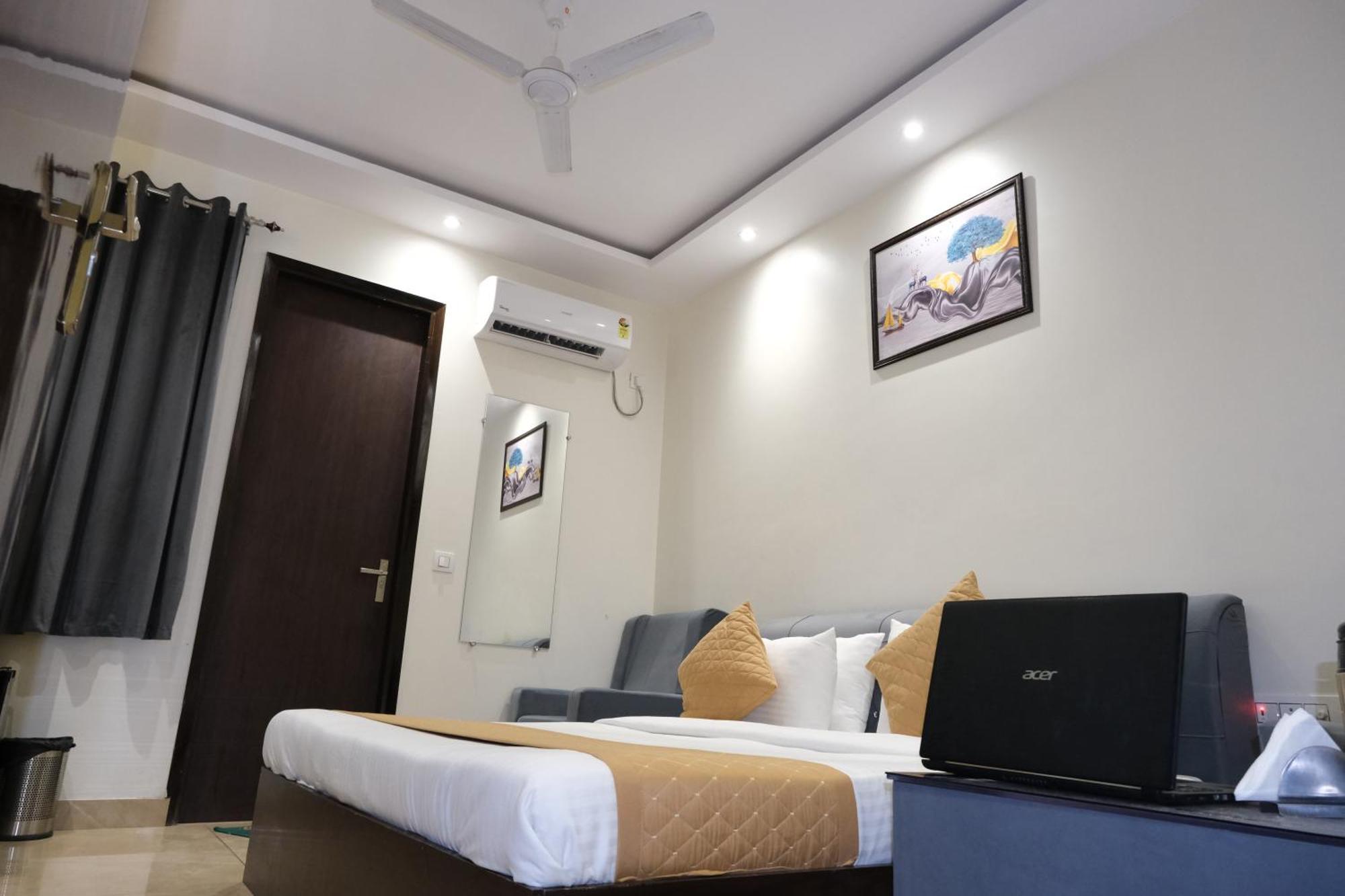 Hotel De Hocks Deluxe - New Delhi Railway Station Dış mekan fotoğraf