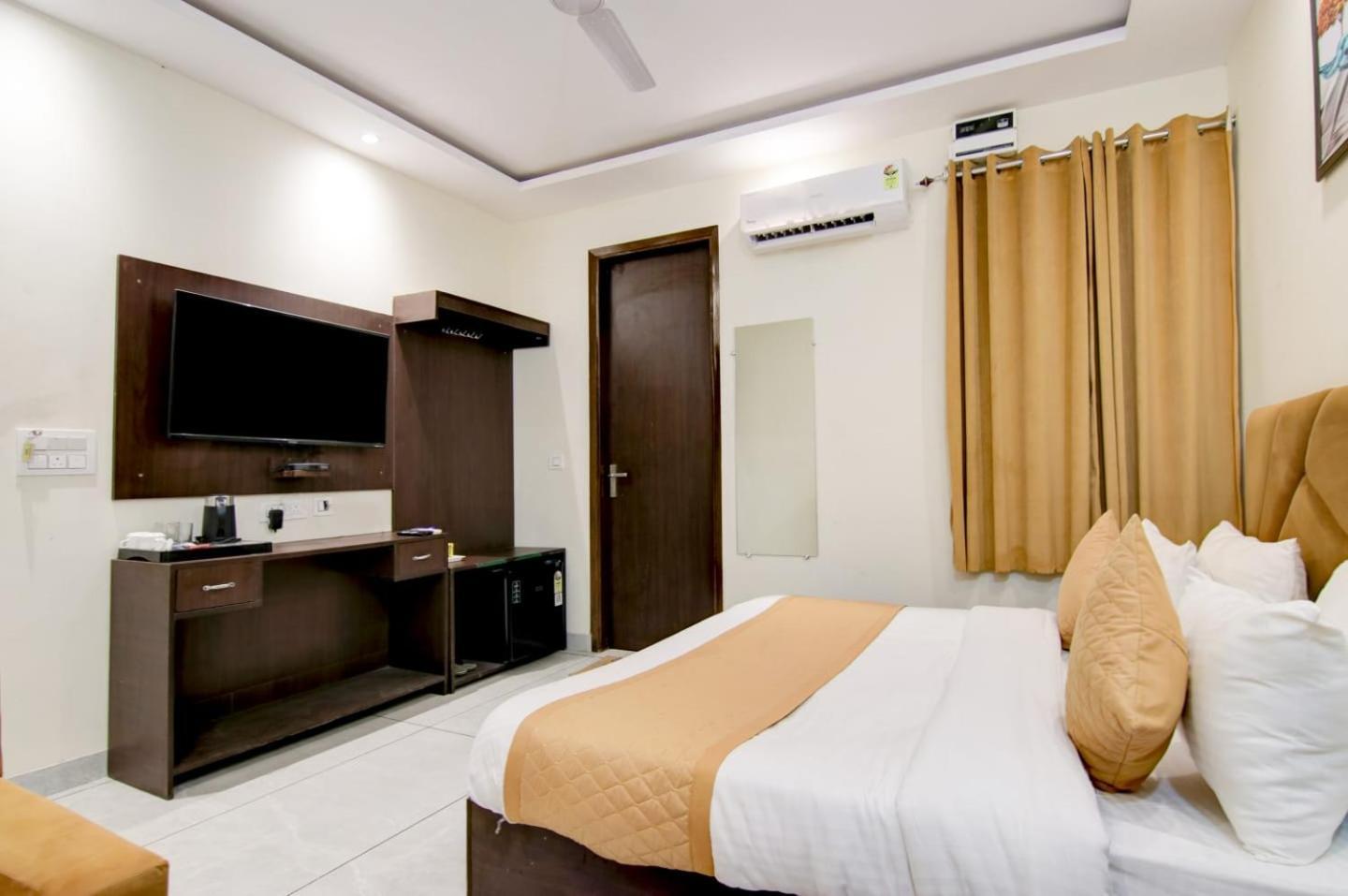 Hotel De Hocks Deluxe - New Delhi Railway Station Dış mekan fotoğraf